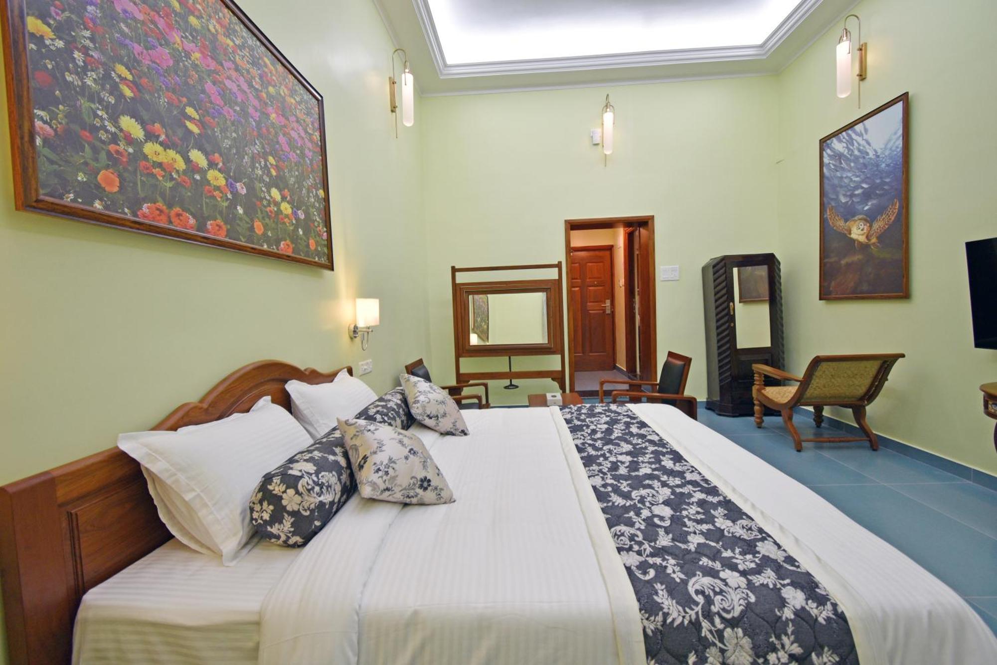 Le Colonial Suites 蓬蒂切里 外观 照片