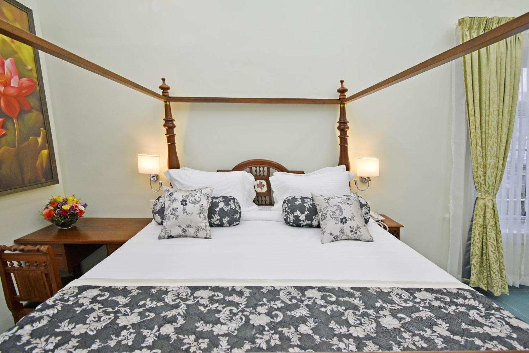 Le Colonial Suites 蓬蒂切里 外观 照片