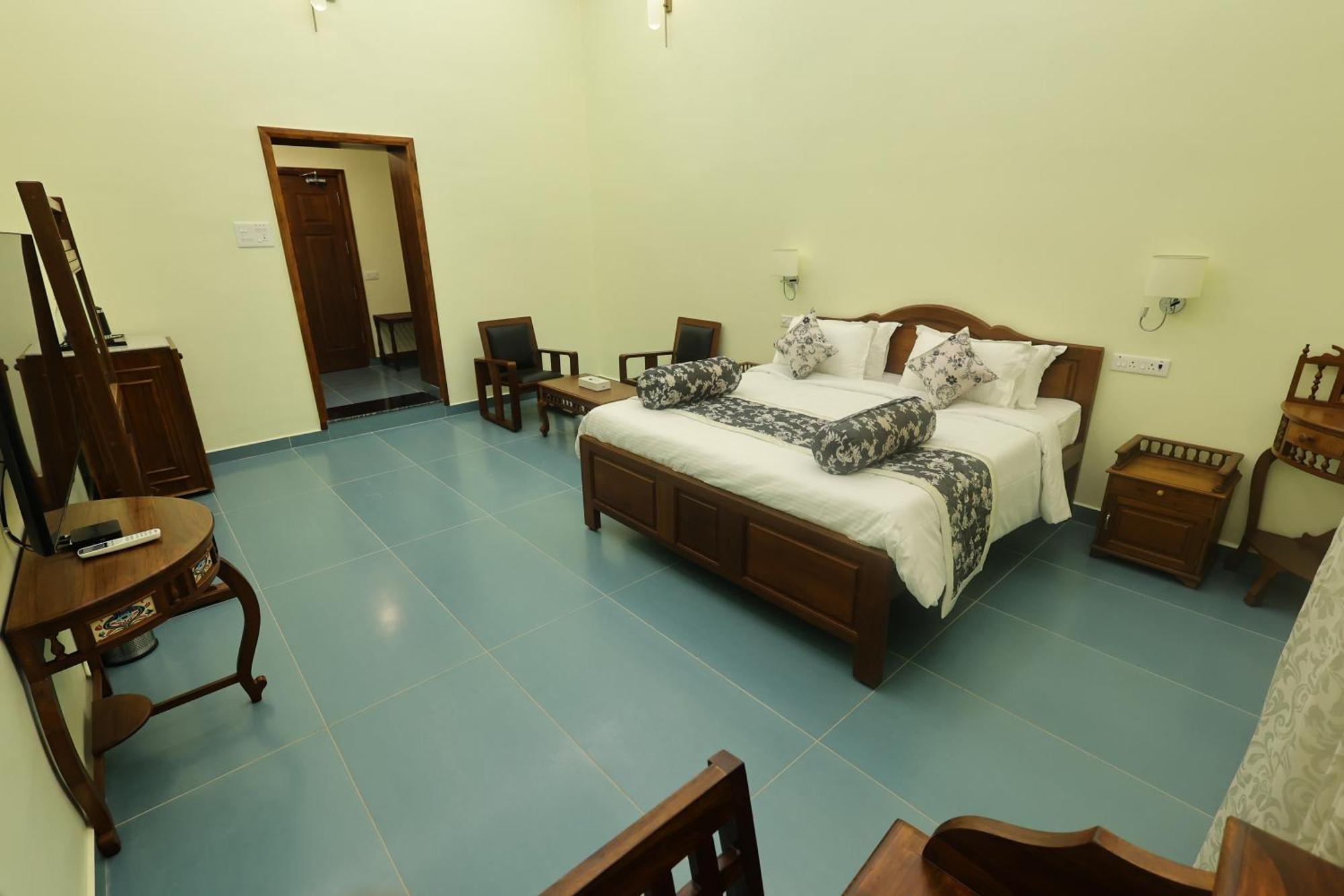 Le Colonial Suites 蓬蒂切里 外观 照片
