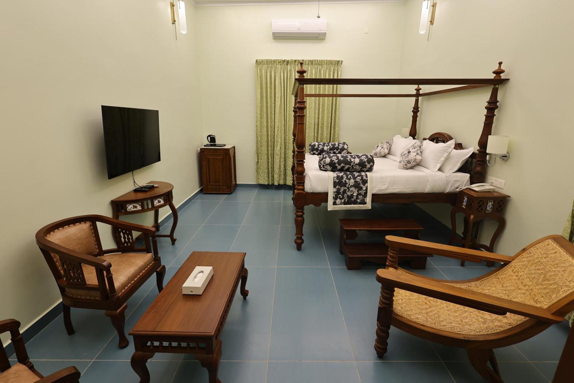 Le Colonial Suites 蓬蒂切里 外观 照片