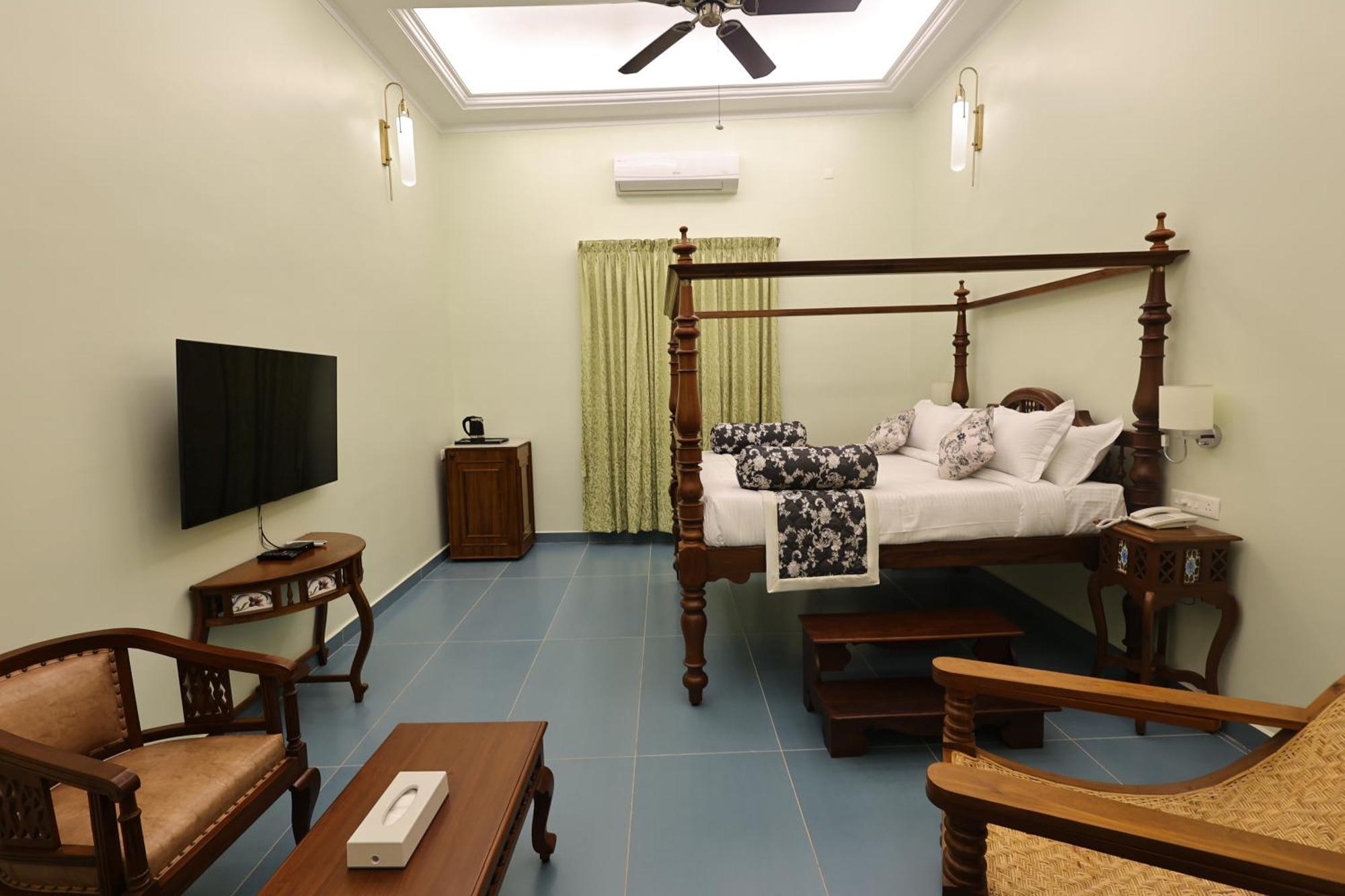 Le Colonial Suites 蓬蒂切里 外观 照片