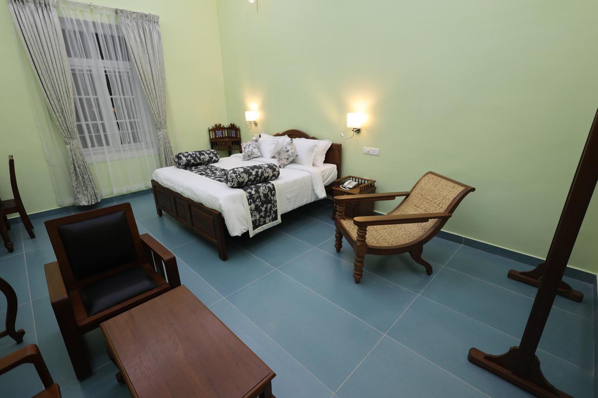 Le Colonial Suites 蓬蒂切里 外观 照片