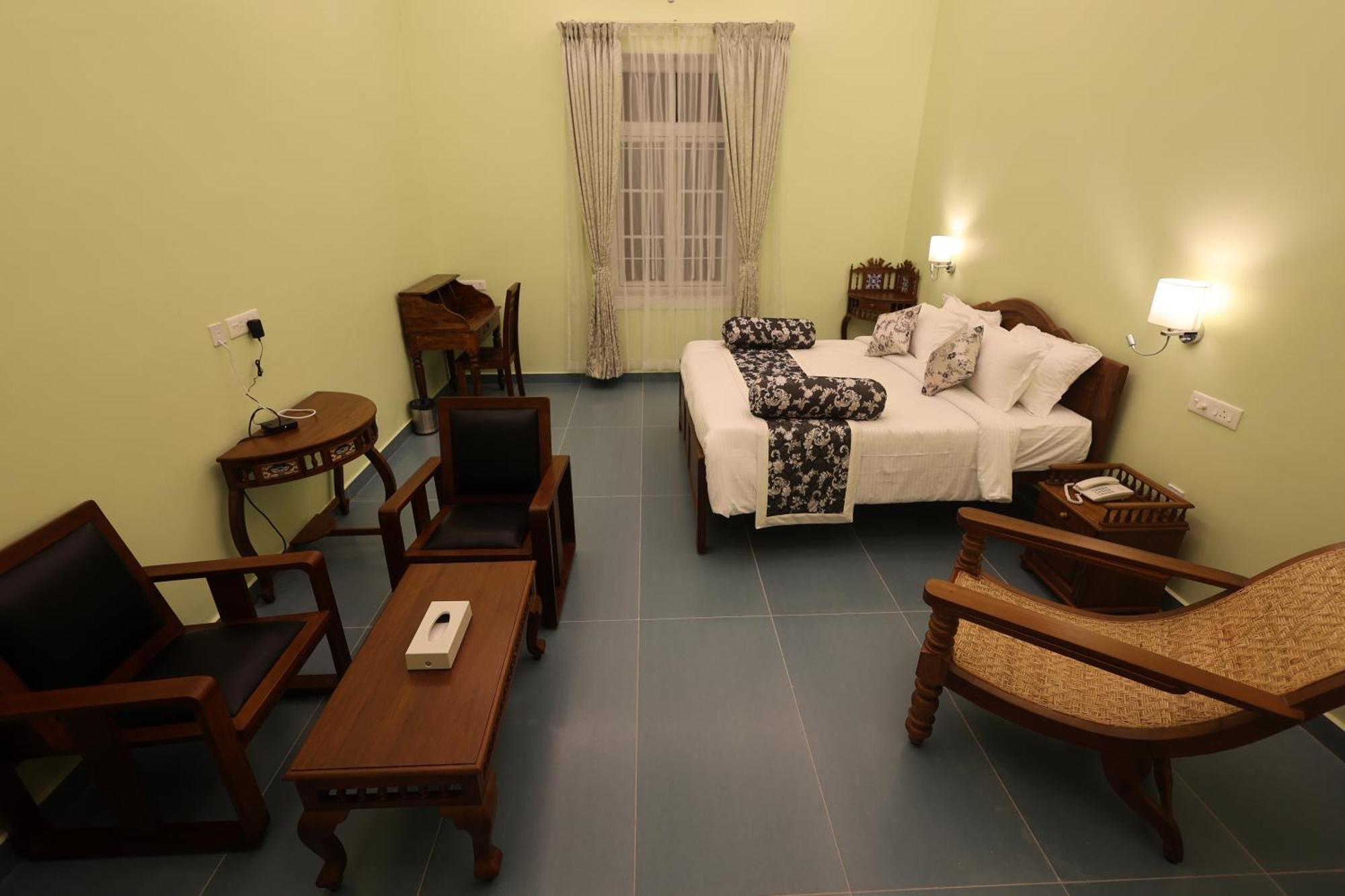 Le Colonial Suites 蓬蒂切里 外观 照片
