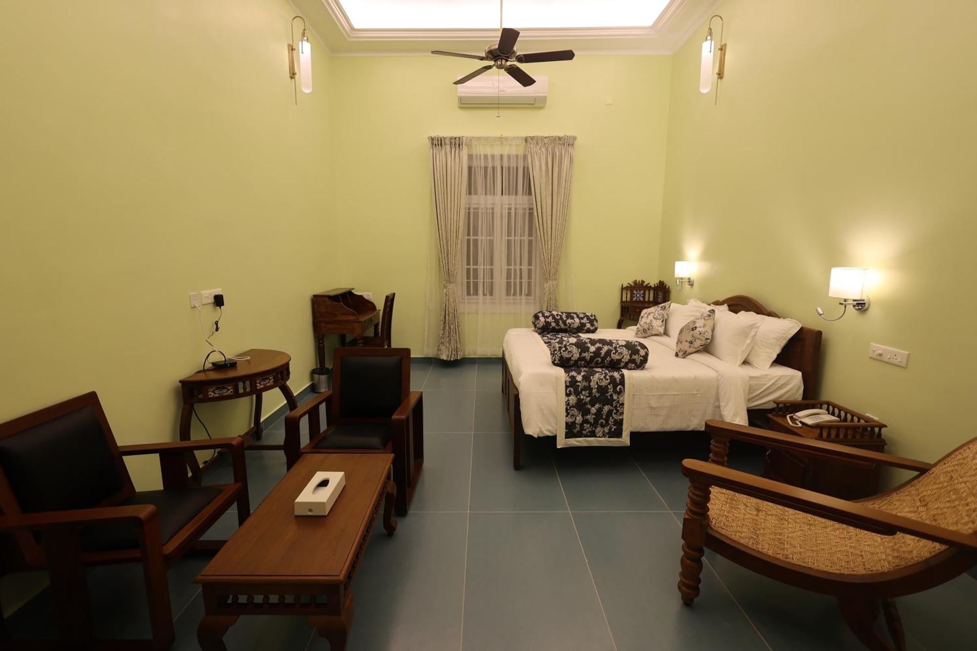Le Colonial Suites 蓬蒂切里 外观 照片